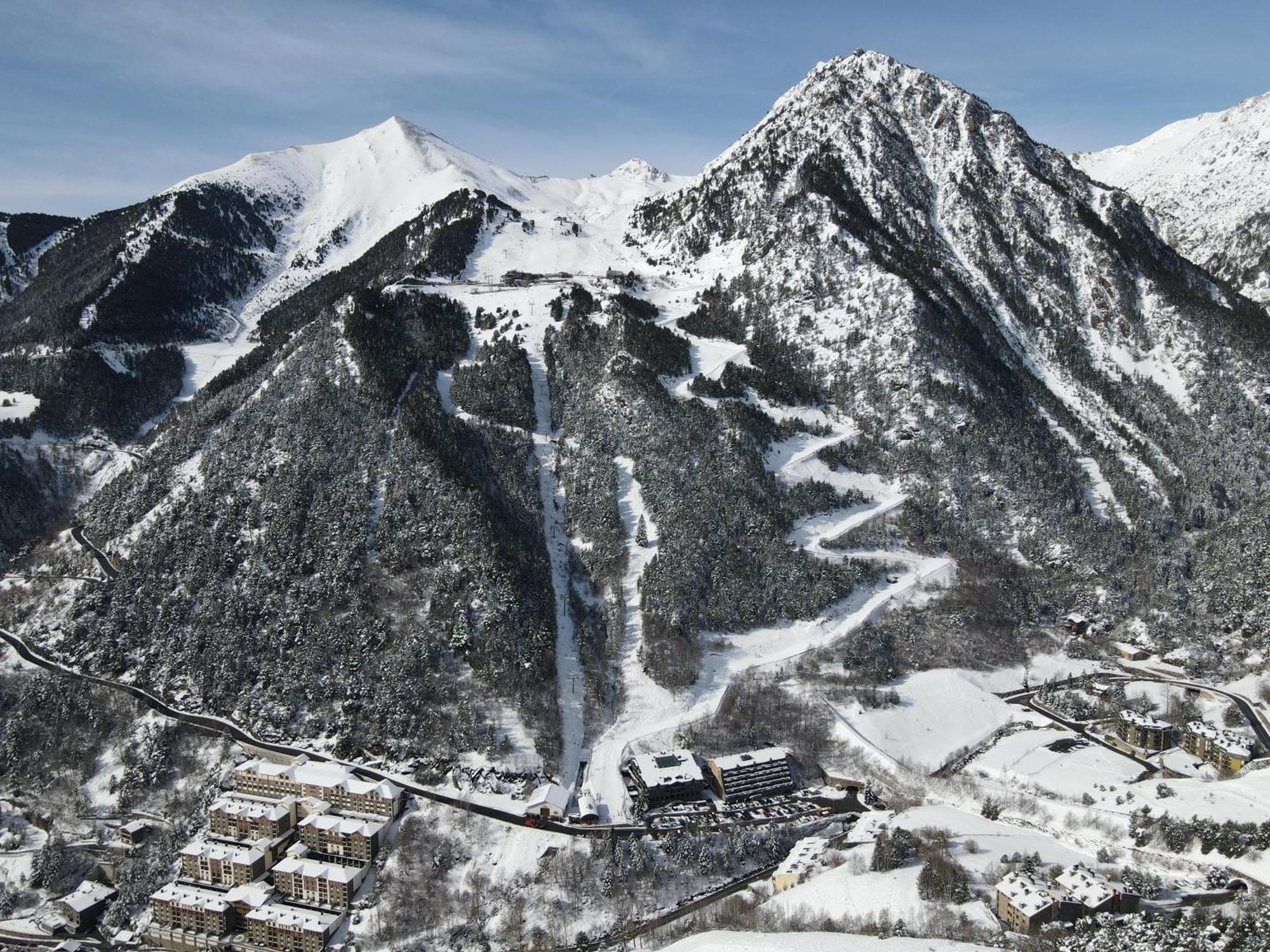 Ushuaia, The Mountain Hotel Arinsal Buitenkant foto